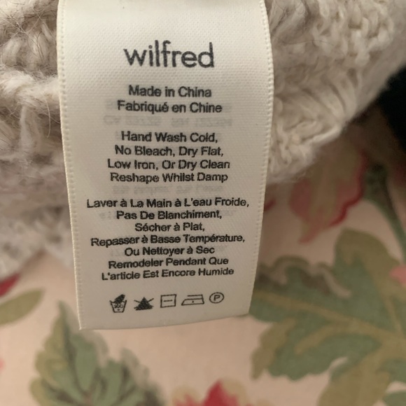 Aritzia Sweater - Picture 4 of 4